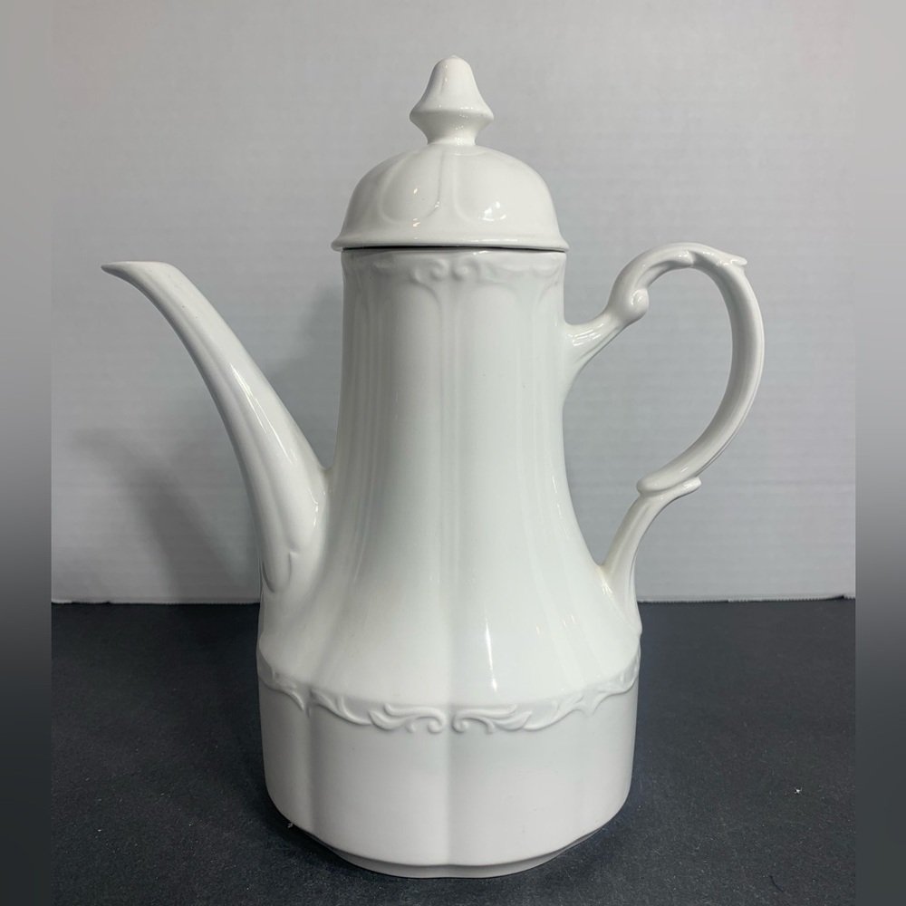 Vintage Sterling Colonial English Ironstone J&G Meakin England tea pot with lid